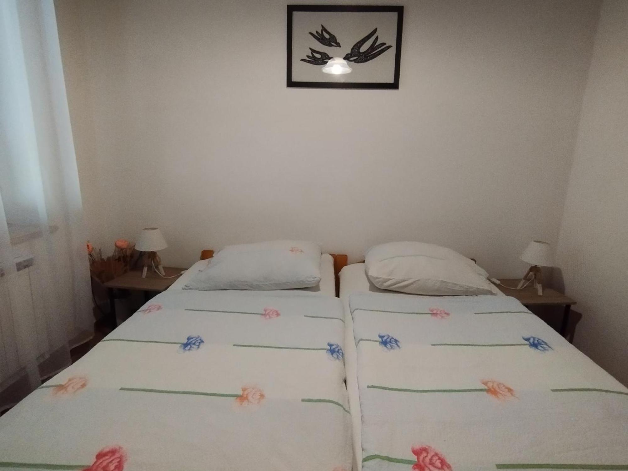 Guest House Kmecki Hram Fortuna Ідрія Номер фото
